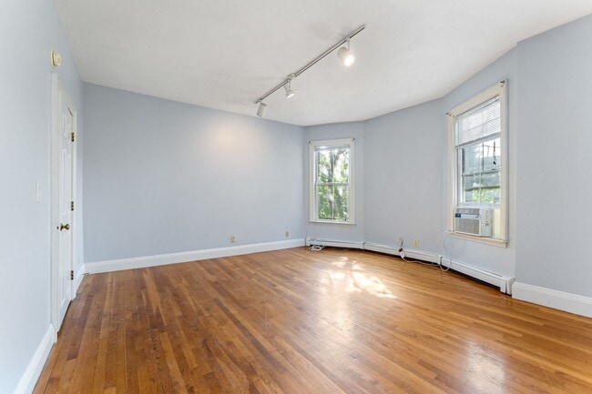 Photo - 42 Woodlawn St Unit 5