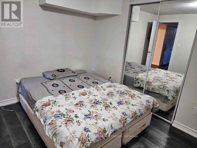 Photo - 75 Parkside Dr