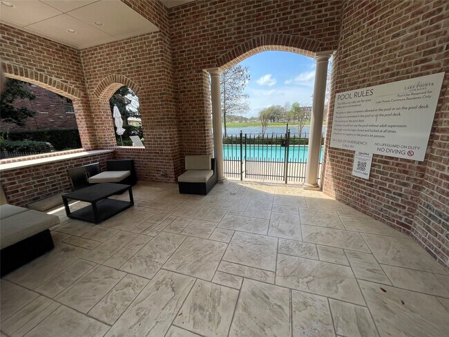 Photo - 15622 Broad St