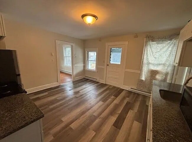 Photo - 24 Christine St Unit 3
