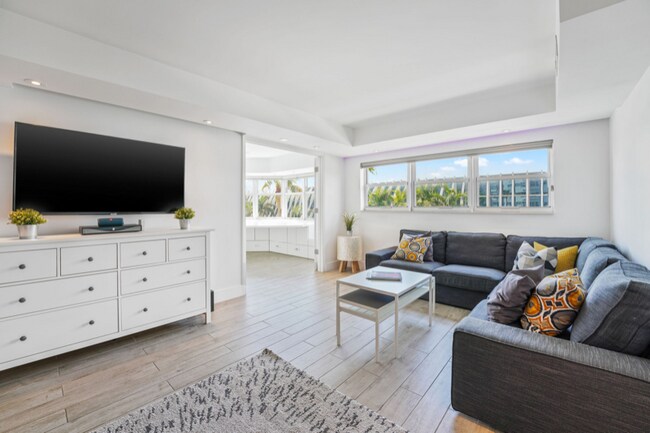 1881 Washington Ave Unit 5H