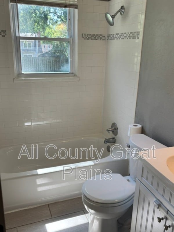 Photo - 2121 W 79th St