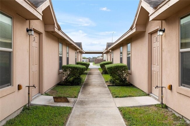 Photo - 9 Taxco Ct Unit 3