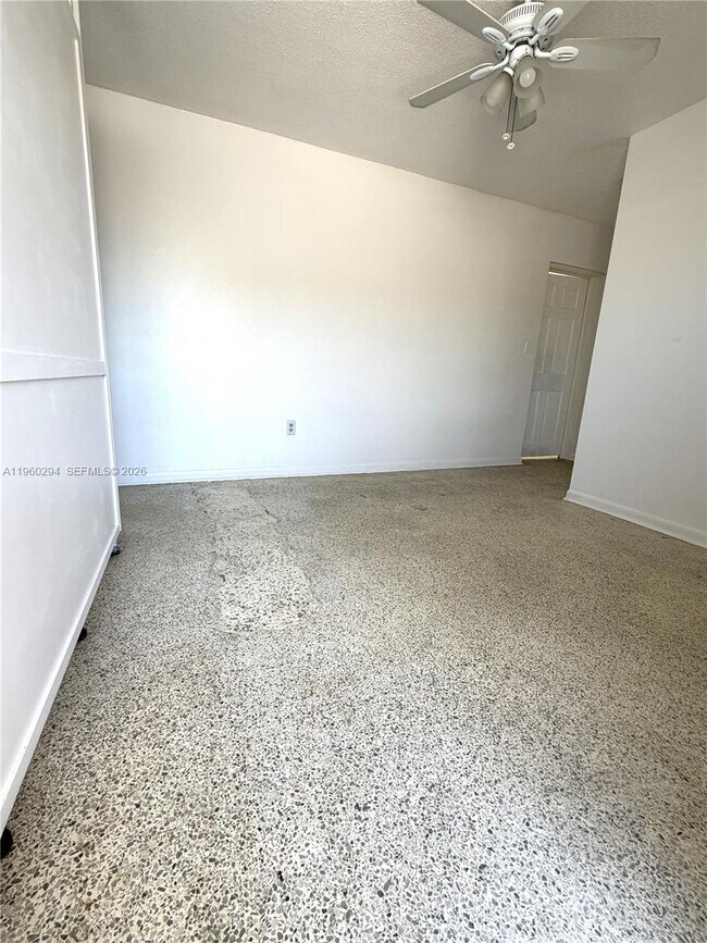 Photo - 695 NW 44th Ave Unit 2