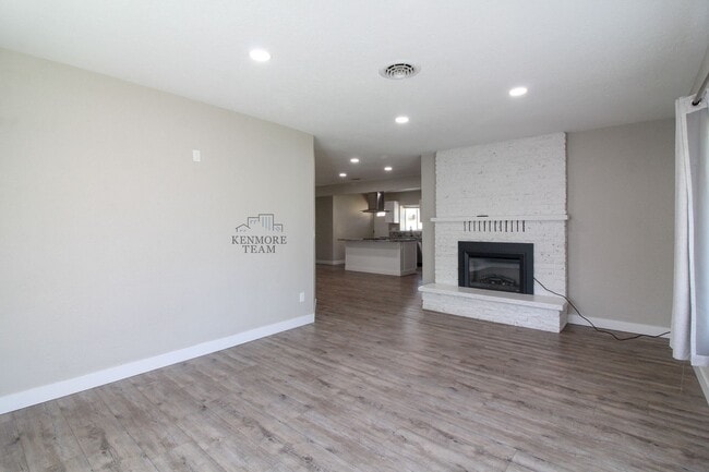 Photo - 308 N 12th Ave