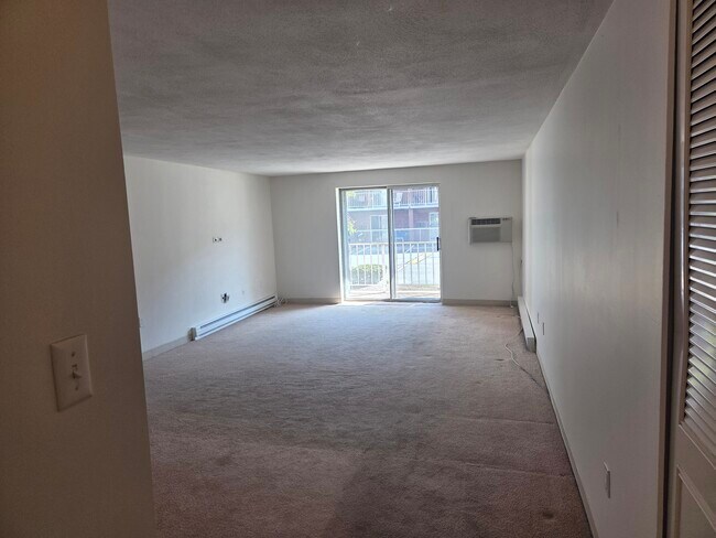 Photo - 55 Greentree Ln Unit 18