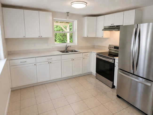 Photo - 166 Mercier Dr Unit 2