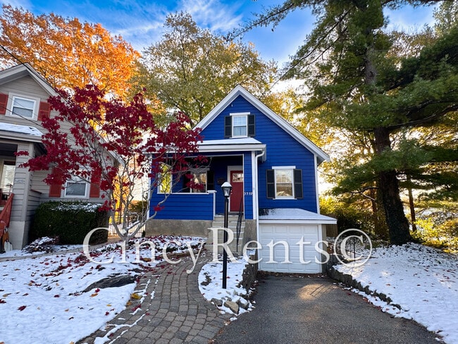 Building Photo - 3559 Rawson Pl