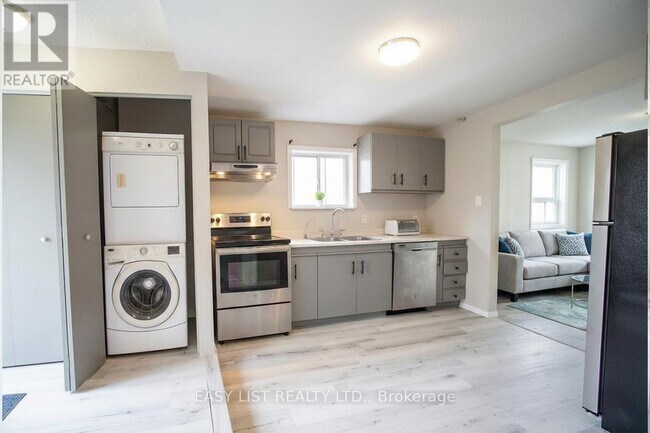 Photo - 598 N Lake Rd