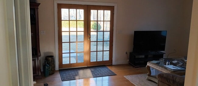 Photo - 92 Midlock Rd Unit Apt
