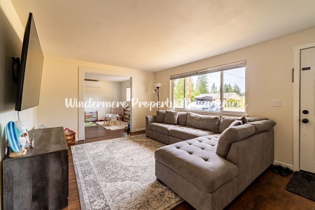 Photo - 11731 Gable Ave SW