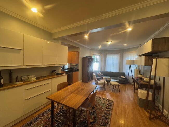 Photo - 55 Magazine St Apartments Unit 11