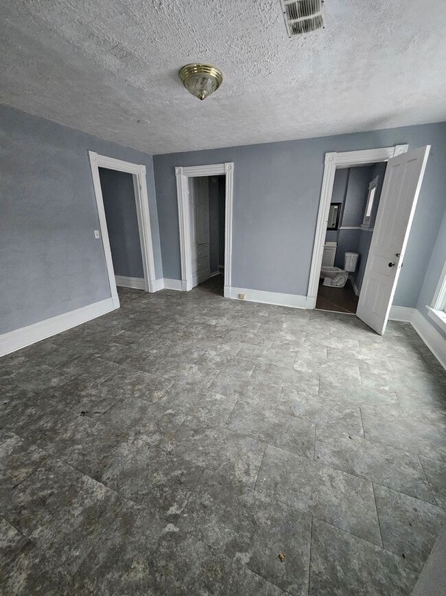 Photo - upper 4-bedroom unit east side