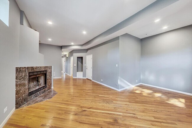 Photo - 2141 W Crystal St Unit 2