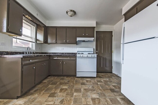 14123 S Tracy