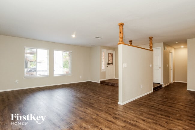 Photo - 1821 E Hearn Rd