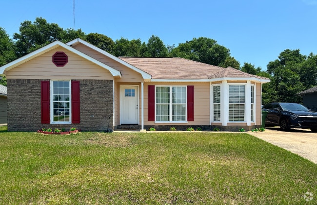 Building Photo - 770 Crestline Dr Rental