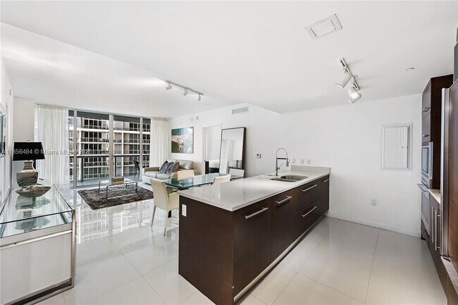 Photo - 475 Brickell Ave