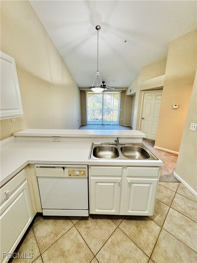 Photo - 4105 Residence Drive Unidad 719