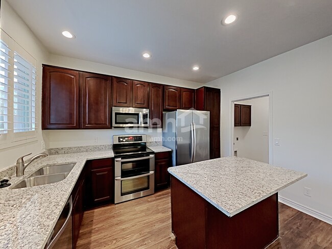 17464 W Mauna Loa Ln