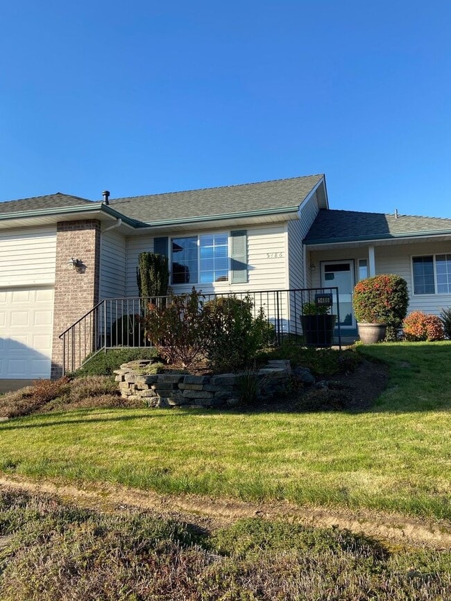 Building Photo - GPC-Monterey Duplex Unit 5486-MO