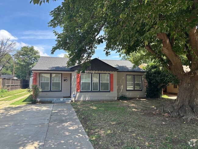 Building Photo - 3418 30th St Rental