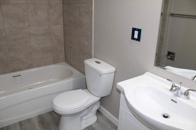 Photo - Mainstreet on 33rd