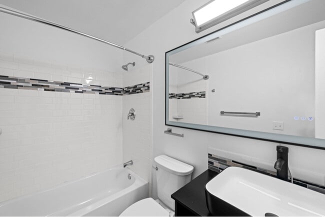 Photo - 14212 Leroy Ave Unit UPPER