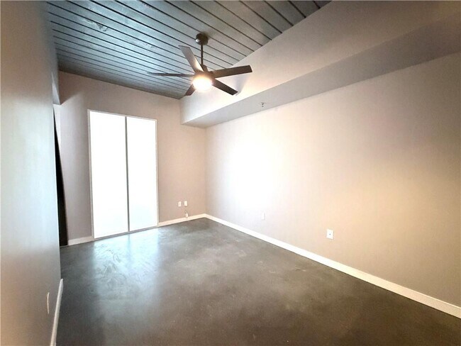 Photo - 620 Glen Iris Dr NE Unit 317