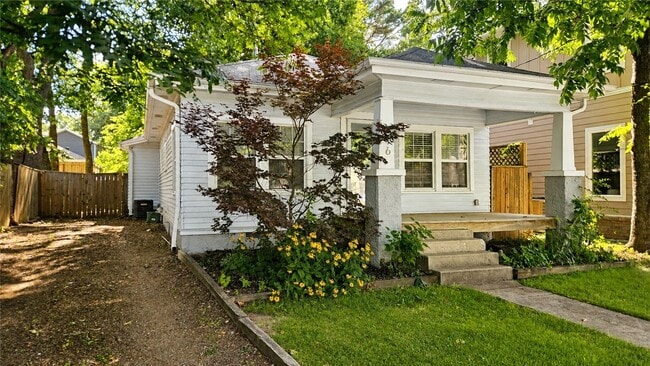 Photo - 416 S College Ave