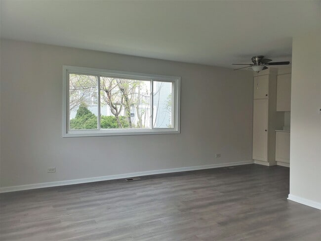 Photo - 811 Cambridge Pl