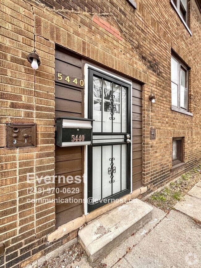 Building Photo - 5440 Milford St Rental