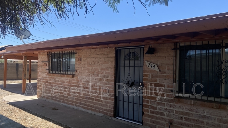 Photo - 744 East Holaway Drive - 1