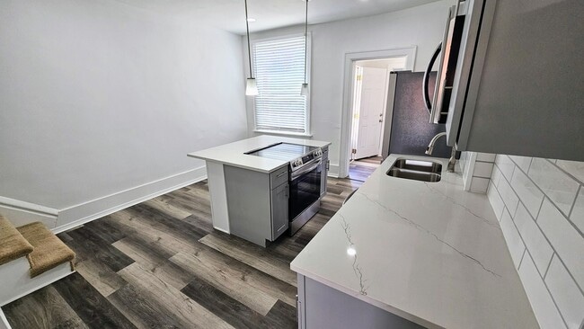 Photo - Stunning Renovation with Granite Countertops! Unit 1413