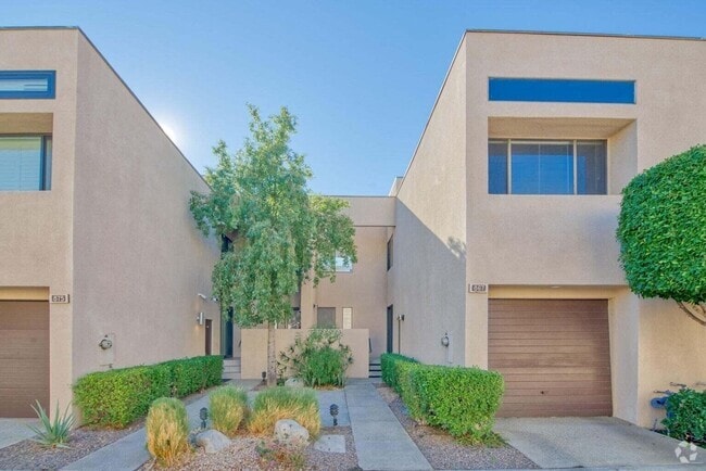 Building Photo - 867 Village Square N Rental