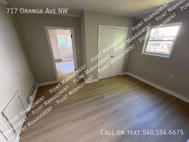Photo - 717 Orange Ave NW