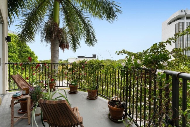 Photo - 2701 SW 3rd Ave Unidad 303