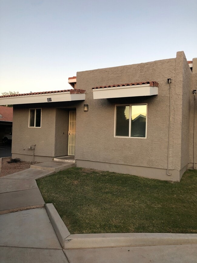 Building Photo - 425 E Cullumber Ave Unit D