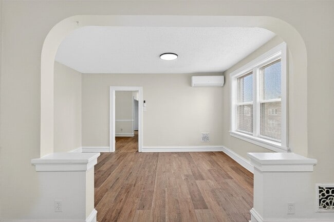 Photo - 5803 S Kings Highway Blvd Unidad 2N