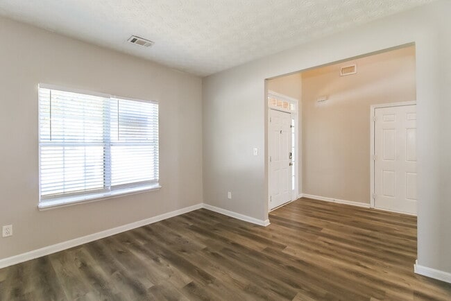Photo - 3505 Creekview Dr