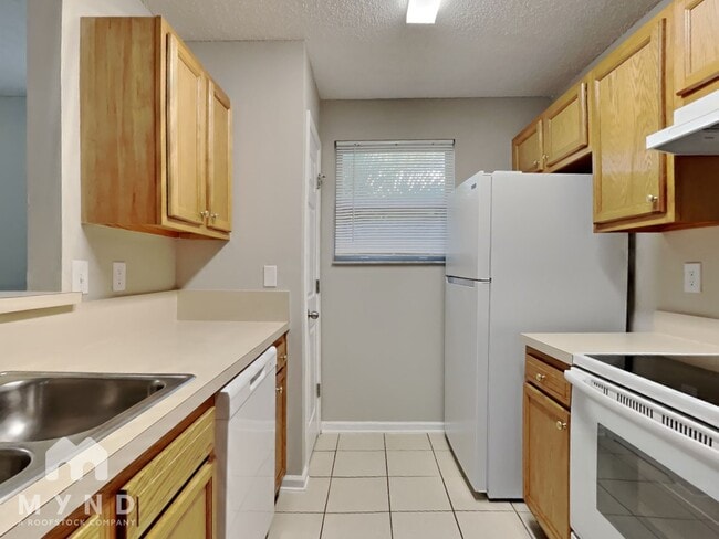 Photo - 2908 Spencer St