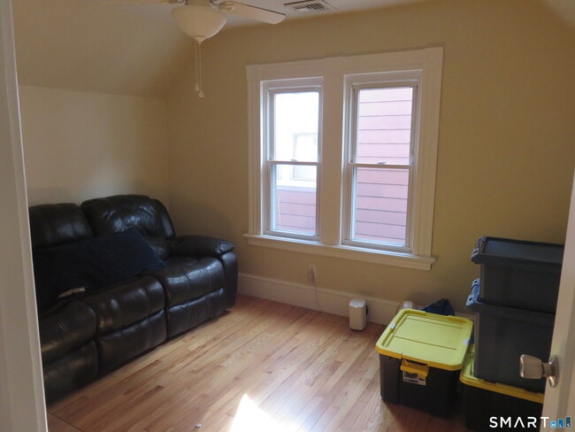 Photo - 110 Lawrence St Unit 3rd Flr