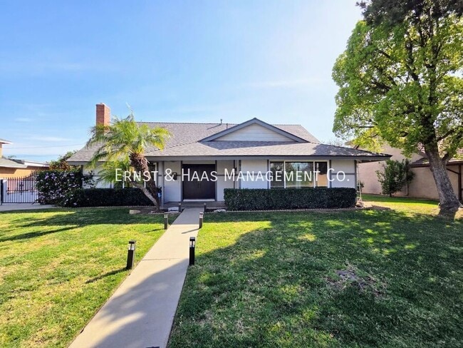 Building Photo - 926 E Bastanchury Rd