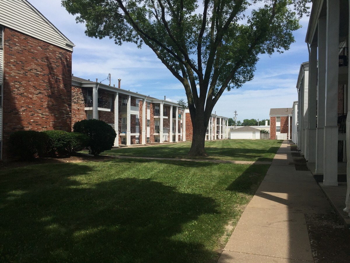 The Avenues At East Moline Apartments For Rent In East Moline Il Forrent Com