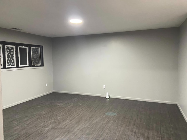 Photo - G3447 Barth St