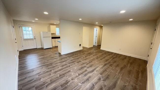 Photo - Cozy upgraded 2 bedroom duplex w/ attached 1 car garage in Lakewood available now!