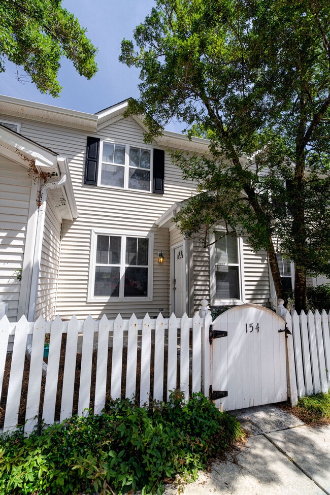 Building Photo - 5813 Wrightsville Ave Unit 154