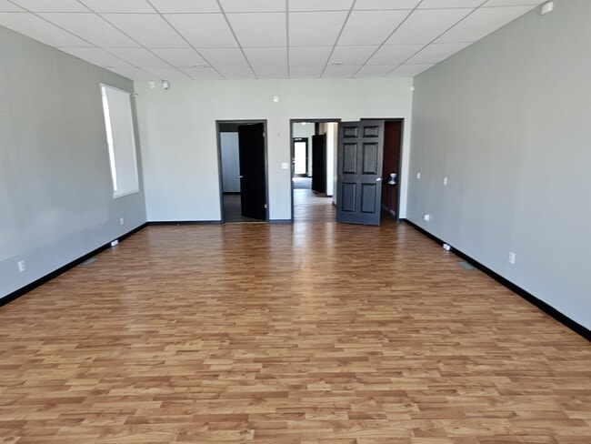 602 W Burlington Ave