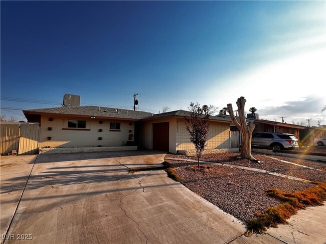 Building Photo - 4221 El Conlon Ave Rental