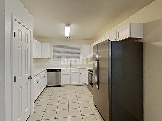 Photo - 2862 E Augusta Ave